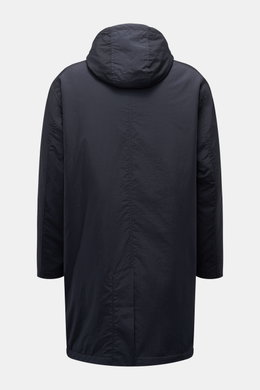 Rückansicht des 04651/ A trip in a bag Parka 'The Triple' navy aus hochwertiger Microfaser mit Kapuze, Regular Fit, herausnehmbarer Weste und Rückenmittelschlitz.