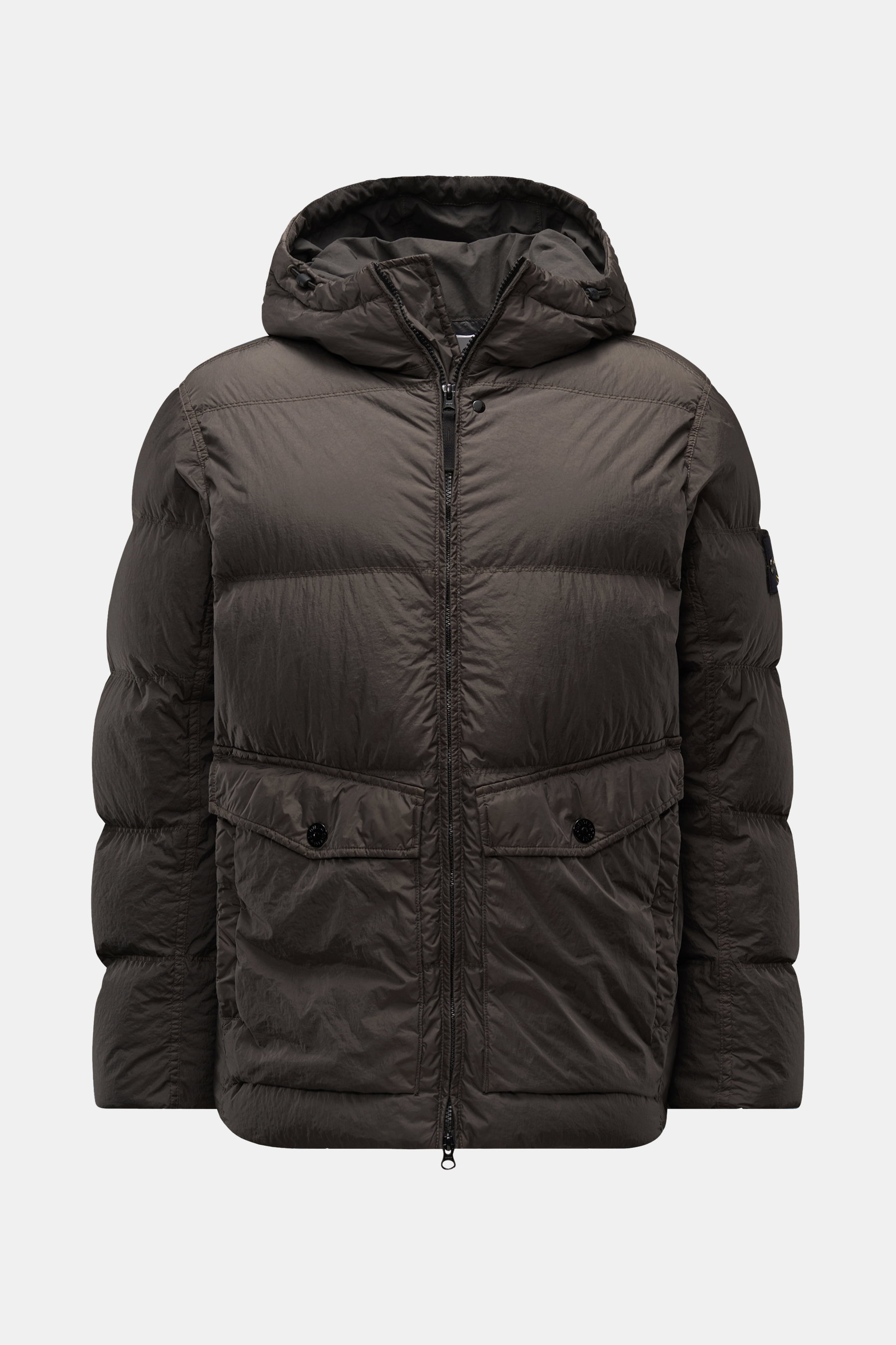 Stone Island Daunenjacke 'Garment Dyed Crinkle Reps NY' dunkelgrau, frontal, mit Kapuze, Daunenfüllung, wasserabweisend, Slim Fit, Fronttaschen und Kompass-Badge.