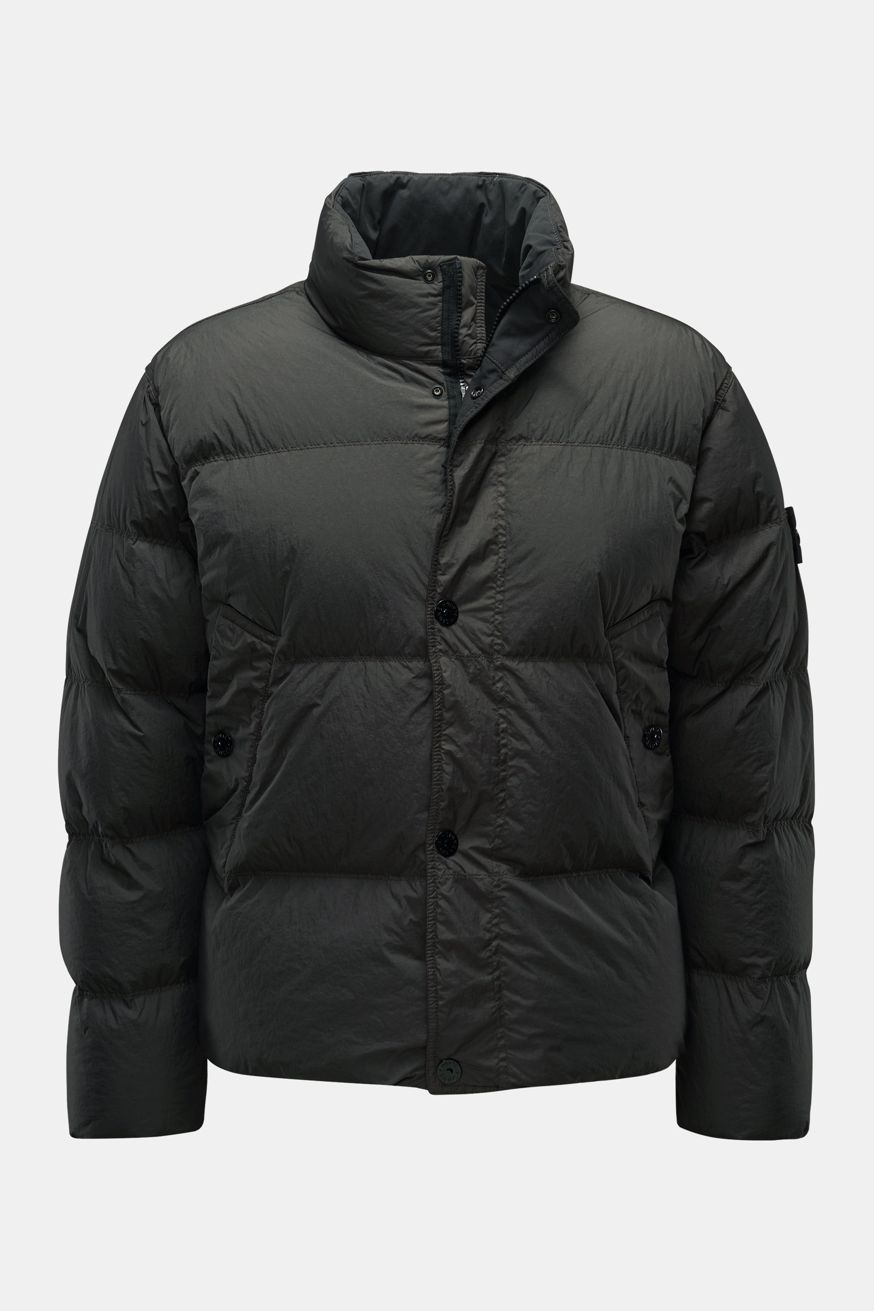 Stone Island Daunenjacke 'Garment Dyed Crinkle Reps NY' dunkelgrau, frontale Sicht, wind- und wasserabweisend mit Daunenfüllung.