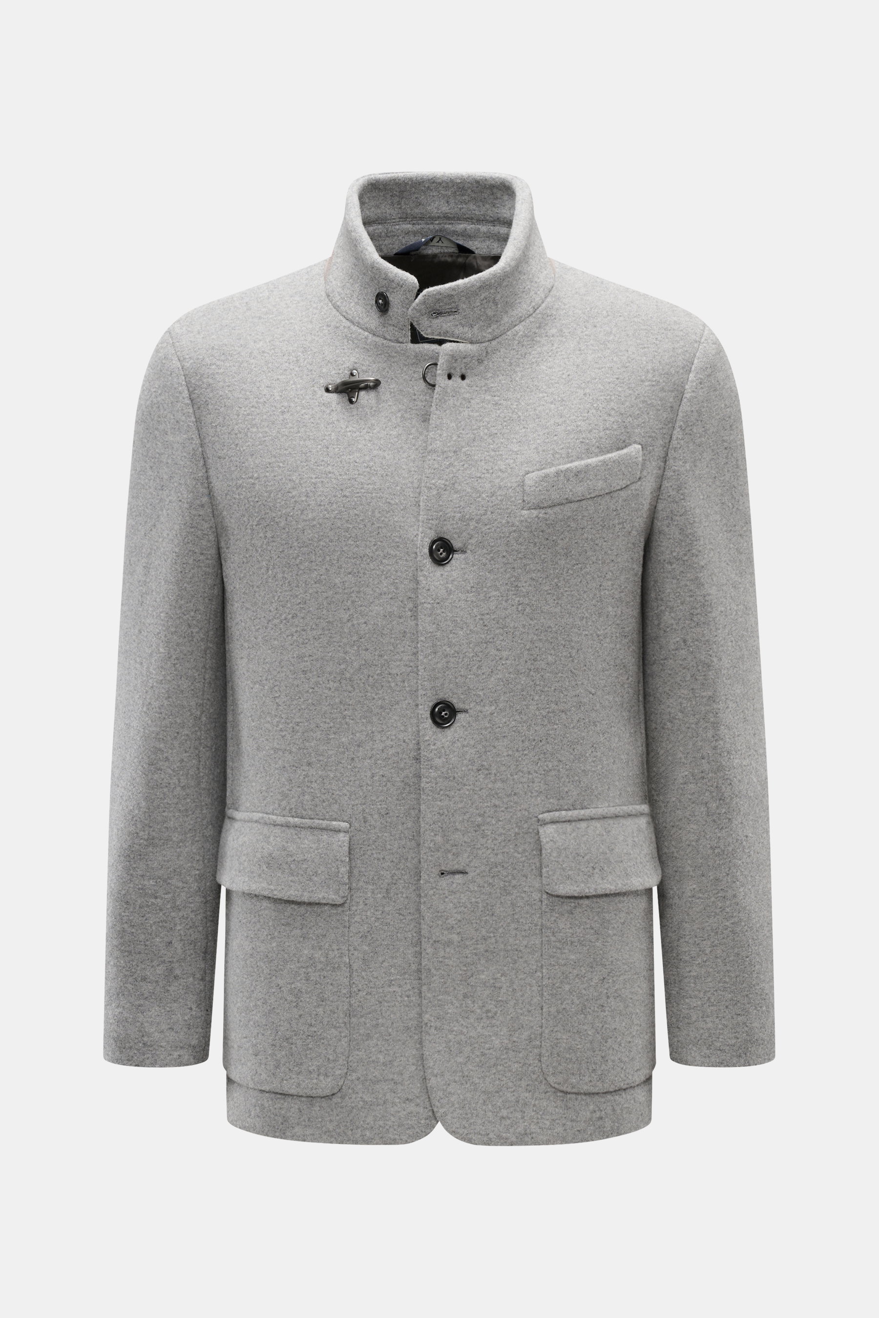 Fay Jacke 'Duty Jacket' grau meliert, frontal fotografiert, Slim Fit, Jersey aus Wolle/Microfaser, Stehkragen mit Karabinerverschluss, drei Knöpfe, Brusttasche, Hüfttaschen, lederbesetzter Kragen.