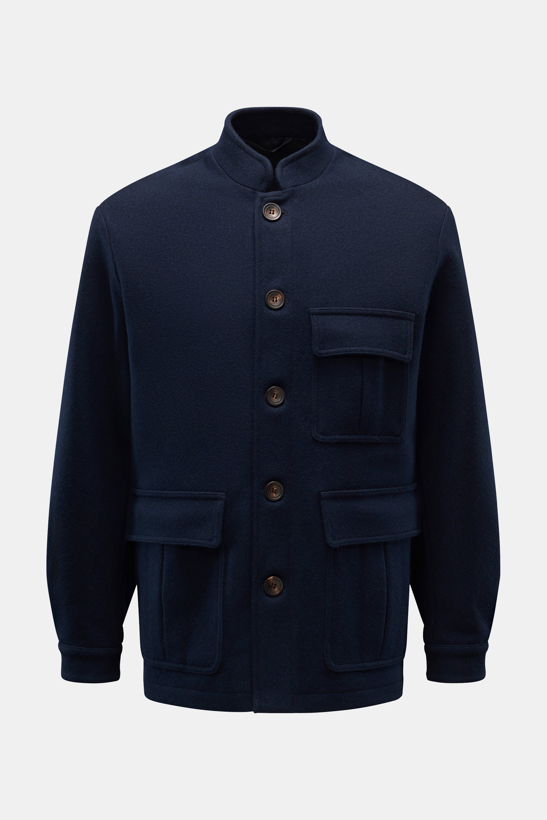 Doppiaa Jacke 'Aasti' navy, frontal fotografiert, mit Stehkragen, fünf Knöpfen, großen aufgesetzten Taschen, Slim Fit, Wolle-Microfaser-Mix.