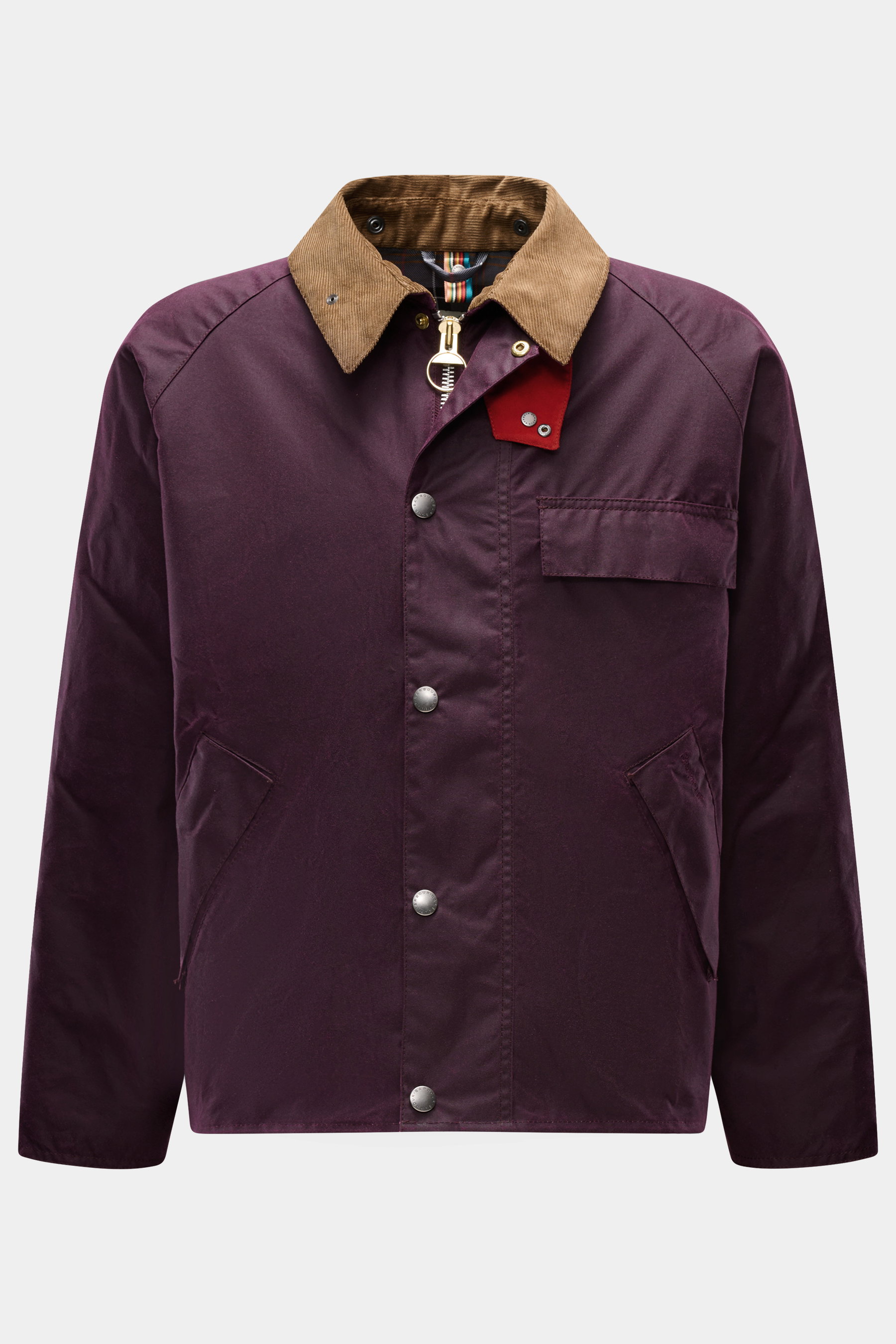 Frontansicht der Barbour Wachsjacke 'Transport' bordeaux mit Cordkragen, Brusttasche, zwei Hüfttaschen und typischem Tartan-Innenfutter.