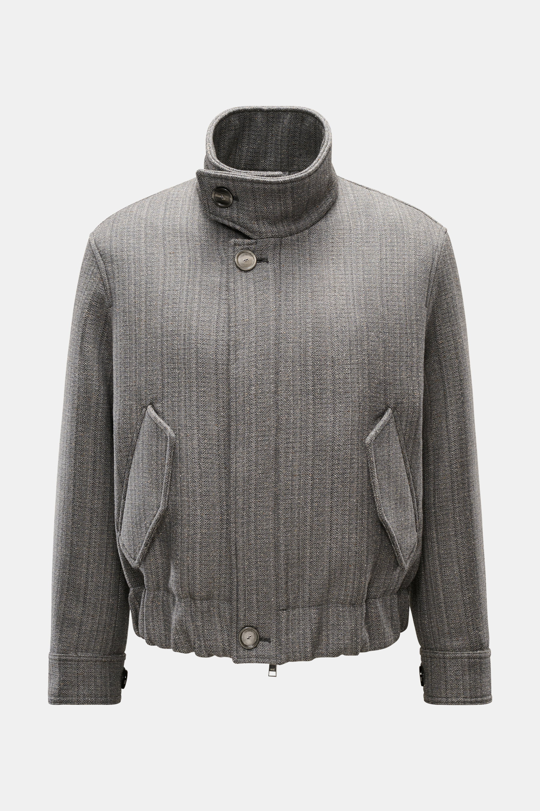 Ami Paris Blouson 'Harrington' grau meliert, frontal fotografiert, mit Stehkragen, Knopfriegel, zwei Pattentaschen, elastischem Saum und Knopfärmeln.