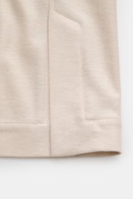 Fedeli Cashmere Flanell-Jacke 'Oxford' sand im Detail, Nahaufnahme der aufgesetzten Tasche aus weichem, reinem Cashmere-Flanell.