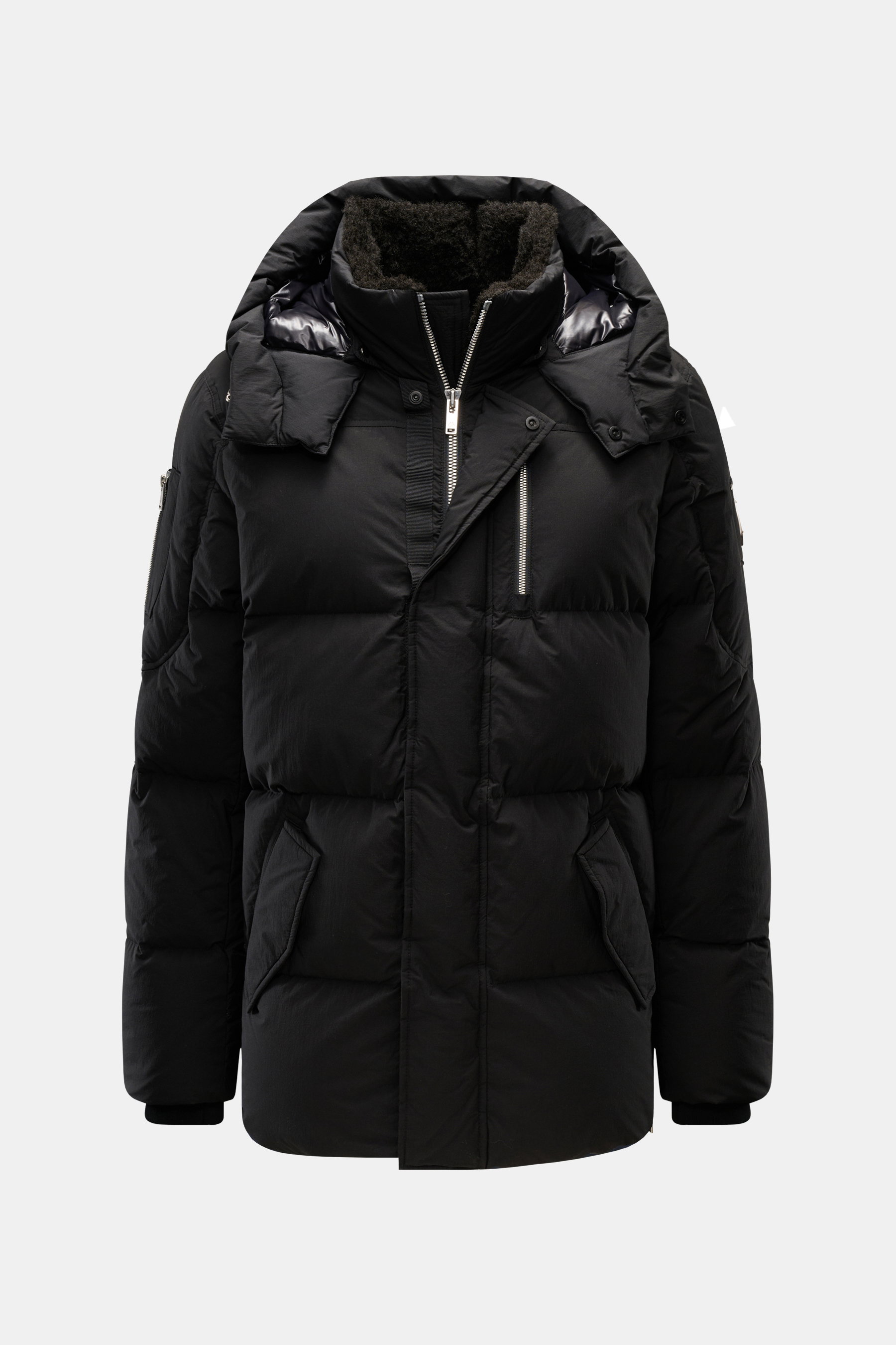 Moose Knuckles Daunenjacke 'Everest 3Q' schwarz, frontale Ansicht, Kapuze mit Fell, wind- und wasserabweisend, Daunenfüllung, Baumwoll-Microfaser-Mix, Reißverschluss, Taschen, Rippbündchen, bis -20°C.