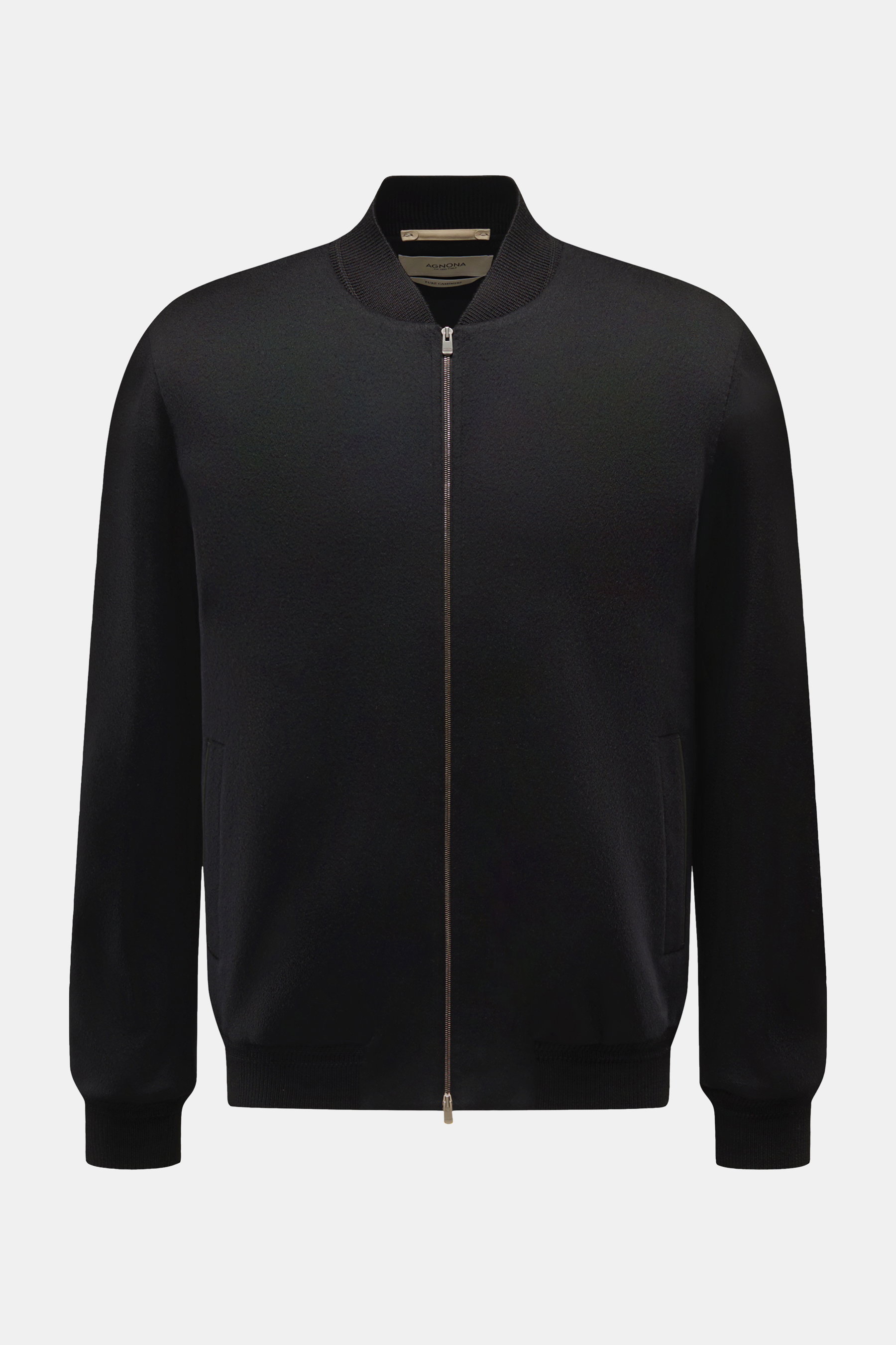 Agnona Cashmere Blouson beige, Slim Fit, reiner Cashmere, Rippstrick-Kragen, Lederpaspeln, zwei Innentaschen, Frontansicht mit Reißverschluss.