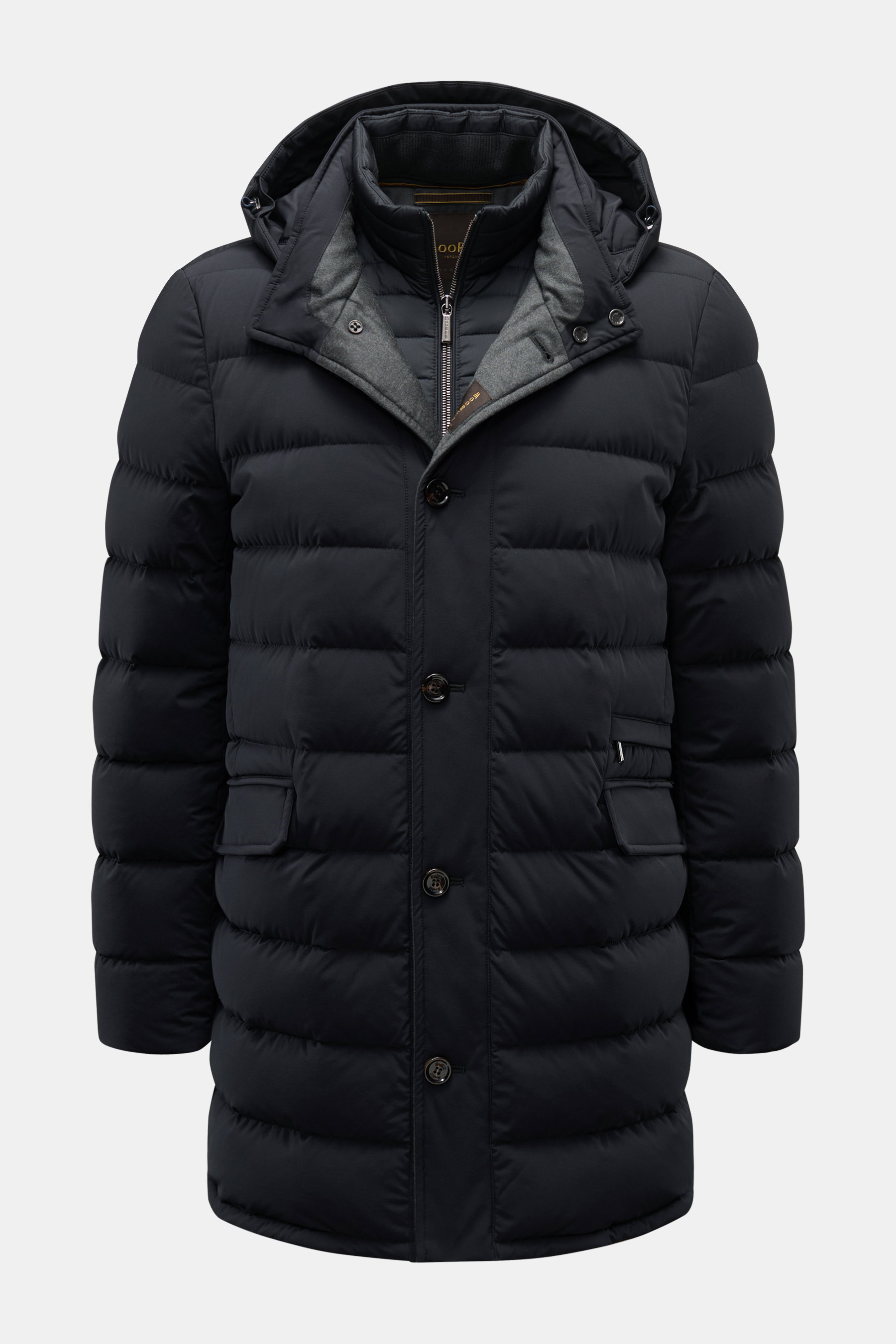 Moorer Daunenjacke 'Calandri' dark navy, frontal fotografiert, wasserabweisend, Slim Fit, Kapuze abnehmbar, Gänsedaunenfüllung, Microfaser, Stehkragen, Hüfttaschen, Double-Front.
