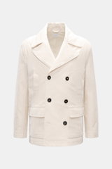 Frontansicht der 04651/ A trip in a bag Cord-Cabanjacke creme aus voluminösem Breitcord, Slim Fit, mit breitem Reverskragen und zwei Knopfreihen.