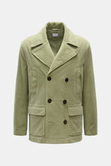 Frontansicht der 04651/ A trip in a bag Cord-Cabanjacke salbei aus voluminösem Breitcord mit Slim Fit, breitem Revers, zwei Innentaschen und Seersucker-Futter.