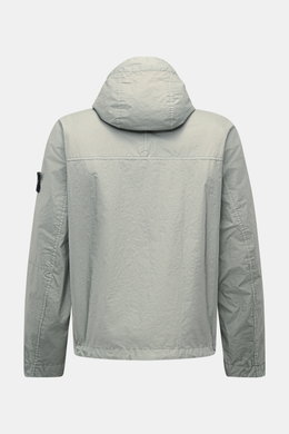 Stone Island Jacke 'Membrana' salbei, Rückansicht mit Kapuze, leichtes, dreilagiges Funktionsgewebe, wind- und wasserabweisend, Regular Fit.