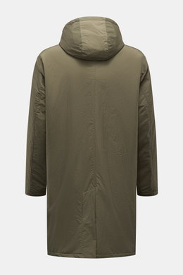 Rückansicht des 04651/ A trip in a bag Parka 'The Coat' oliv, sportlich-lege, Regular Fit, mit Kapuze, Rückenmittelschlitz aus hochwertiger Microfaser.