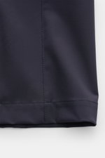 Fay Jacke 'Duty Jacket' navy im Detail, Nahaufnahme des hochwertigen Microfaser-Stoffs mit glattem Griff und feiner Naht.