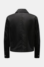 Rückansicht der Ami Paris Jacke schwarz aus hochwertiger Microfaser, Regular Fit mit Umlegekragen, Knopfärmeln und regulierbarem Saum.