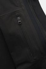Nahaufnahme der wasserdichten Canada Goose Jacke "Rupert" schwarz, Slim Fit mit Zwei-Wege-Reißverschluss und Fronttasche, glatter Griff.