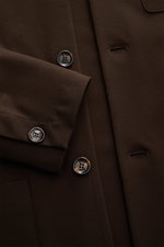 Close-up front view of Moorer Jersey-Jacke 'Keaton' dunkelbraun showing texture, buttons, cuff, and clean stitching details.

Description: <p>So fühlt sich Luxus an: Die leichte Jacke 'Keaton' von MOORER im Overshirt-Stil kombiniert edlen Materialmix mit 