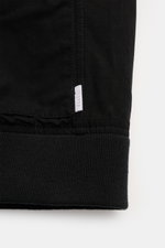 Schwarzer Abschluss des 04651/ A trip in a bag Blouson 'Peached Cotton' mit elastischem Saum, Detailansicht von unten, weicher Baumwoll-Mix.
