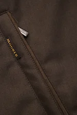 Alt tag (125 characters max): Close-up from above of the Moorer Down blouson 'Janos' dark brown pocket with suede trim and MOORER label.

Additional description: 
<p>The down blouson 'Janos' by MOORER perfectly combines functionality and timeless style. M