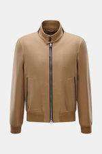 Frontalansicht des Tom Ford Blouson hellbraun aus Schurwoll-Seidenmischung mit Slim Fit, Stehkragen, Zwei-Wege-Reißverschluss und elastischen Rippbündchen.
