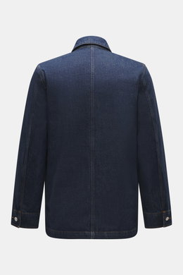 A.P.C. Jeansjacke navy, Rückansicht, Denim aus reiner Baumwolle, griffige Qualität, Slim Fit, Umlegekragen, Ärmelabschlüsse mit Knopf, ohne Fronttaschen sichtbar.