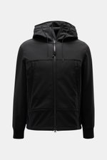 C.P. Company Softshell-Jacke 'C.P. Shell-R Goggle Jacket' schwarz, frontale Nahaufnahme, Softshell aus recycelter Microfaser, Kapuze mit Goggle Lenses, wind- und wasserabweisend, Slim Fit.