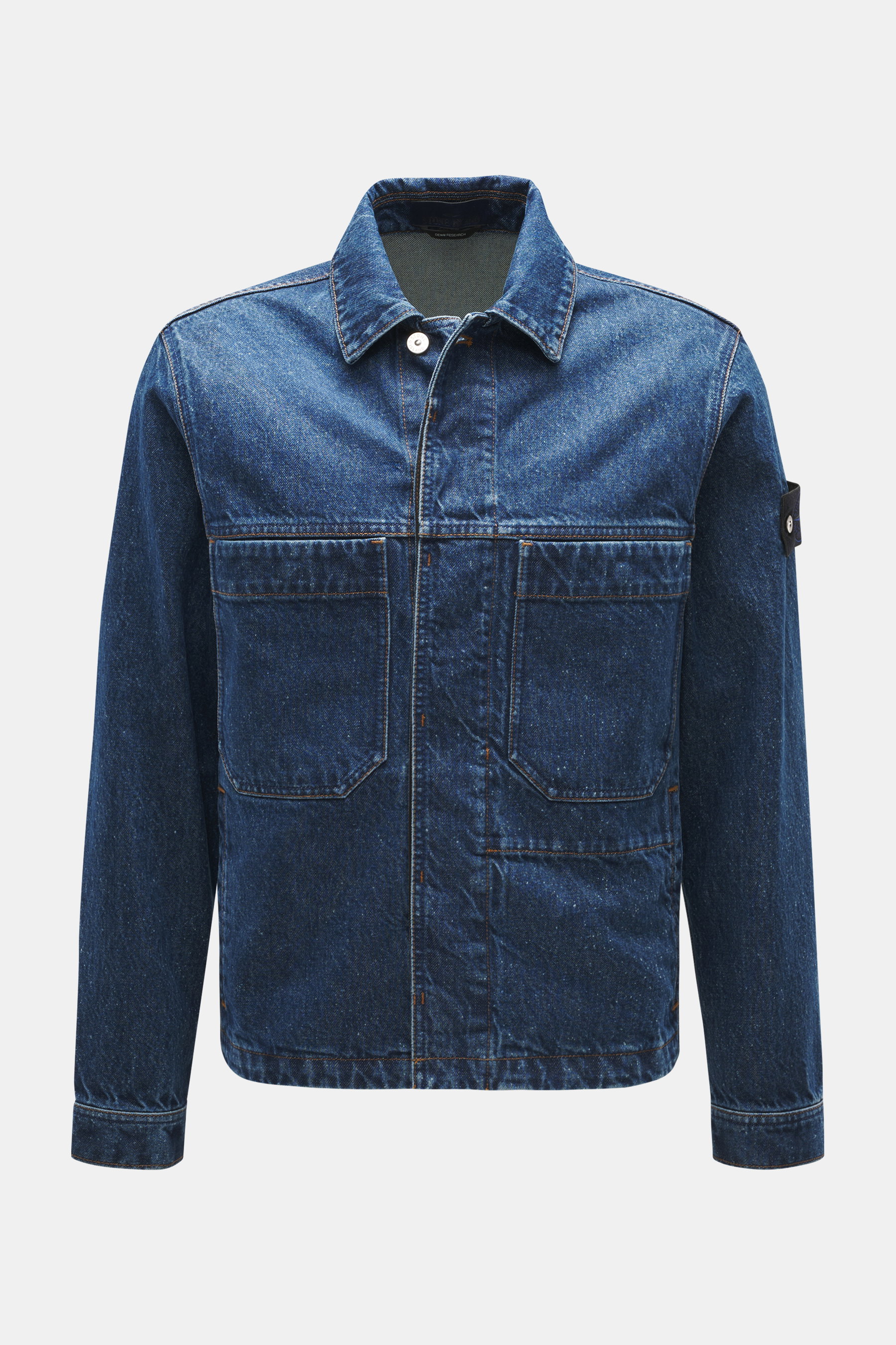 Stone Island Jeansjacke 'Indigo Denim-Rinsed' dunkelblau, Frontansicht, Slim Fit, Baumwoll-Denim mit Umlegekragen, Taschen, Knopfleiste, Kompass-Badge.