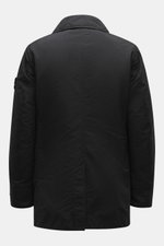 Stone Island Jacke 'David-TC Ghost Piece' schwarz, frontale Nahaufnahme, Slim Fit, Anti-Drop-Finish, hoher Umlegekragen, tonales Badge am Ärmel.