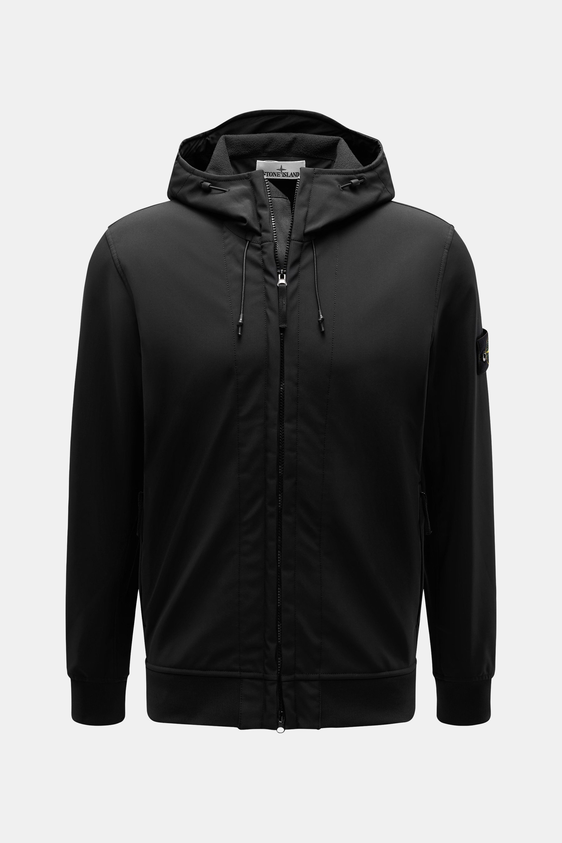 Stone Island Softshell-Blouson 'Light Soft Shell-R e.dye Technology' schwarz, frontal mit Kapuze, wind- und wasserabweisend, Slim Fit, Kompass-Badge.