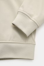 Stone Island Softshell-Blouson 'Light Soft Shell-R e.dye Technology' sand, Detailaufnahme Ärmelbündchen mit elastischer Microfaser, glatter Griff, Slim Fit, wind- und wasserabweisend.
