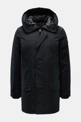 Canada Goose Daunenparka 'Langford' schwarz in Frontansicht, urbaner Stil, Arctic-Tech, Daunenfüllung, Windblende, Kapuze, Taschen, Rucksackriemen.