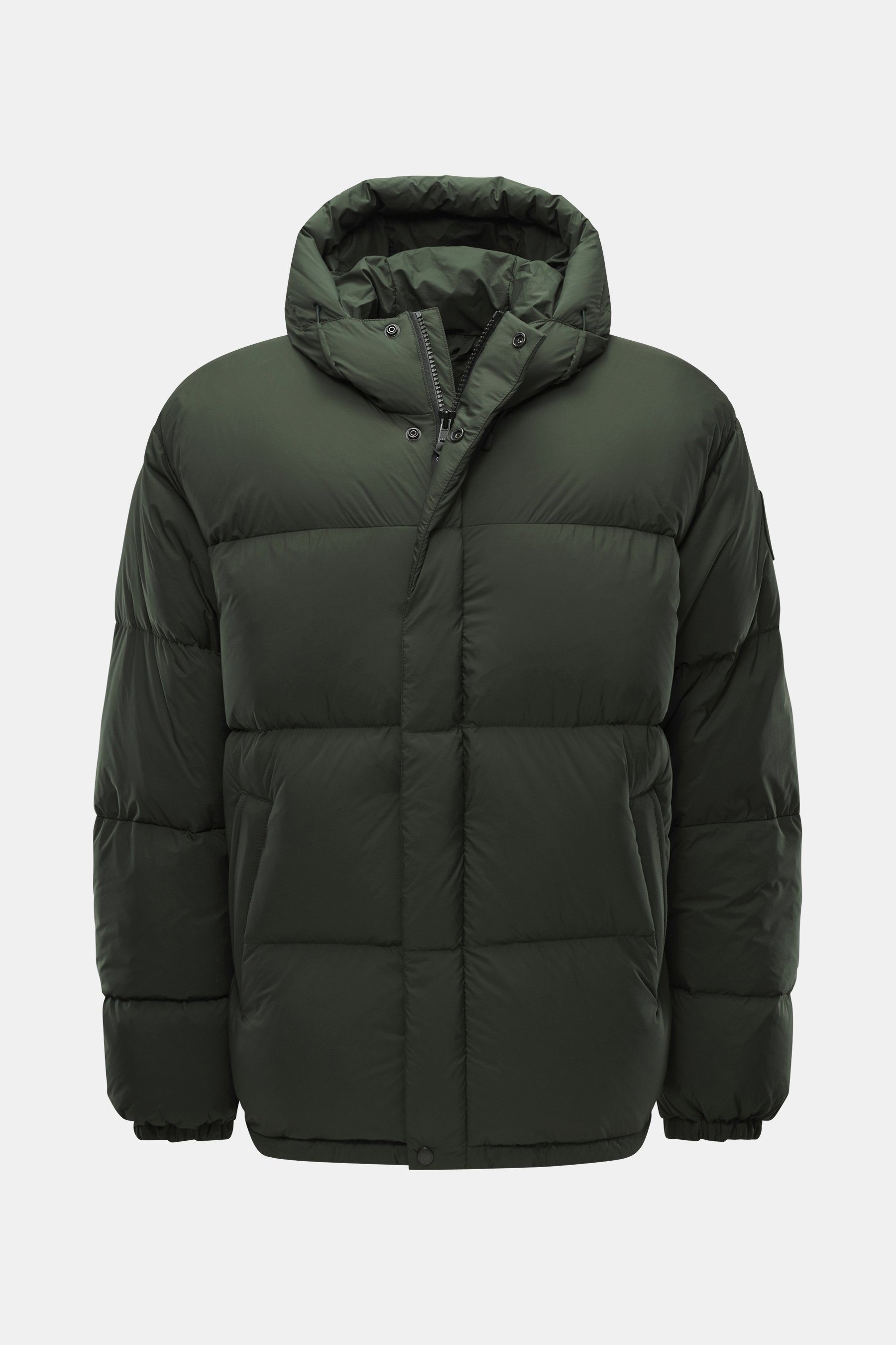 Canada Goose Down jacket 'Sterling' dark green shown from the front, oversized fit with high-quality microfiber, smooth touch, water-repellent, warm down filling, high-closing two-way zipper, wind flap with snap buttons, quilted hood with drawstring, larg