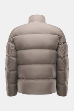 Woolrich Daunenjacke taupe von hinten, hochwertige Microfaser, geschmeidiger Griff, wärmende Daunenfüllung, Slim Fit, Zwei-Wege-Reißverschluss.