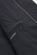 Emporio Armani Daunenjacke navy, Detailaufnahme von Ärmel mit Zipper-Fronttasche, Microfaser, leichte Daunenfüllung, Slim Fit, Stehkragen, vier Innentaschen.