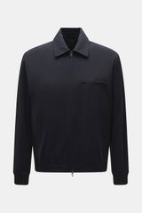 Emporio Armani Blouson navy, frontal fotografiert, Mix aus Viskose und Microfaser, weicher Griff, leichte Wattierung, Regular Fit, Zwei-Wege-Reißverschluss, Umlegekragen, drei Zipper-Fronttaschen, regulierbare Ärmelabschlüsse, flexibler Saum, geschmeidige