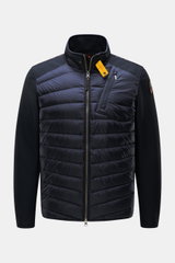 Parajumpers Daunenjacke 'Jayden' navy, Frontansicht, hochwertige Microfaser, elastisches Wabengewebe, Slim Fit, Daunenfüllung, wind- und wasserabweisend, Belüftungsschlitze, Brusttasche, Zwei-Wege-Reißverschluss, Stehkragen mit Knopfriegel, PARAJUMPERS-We