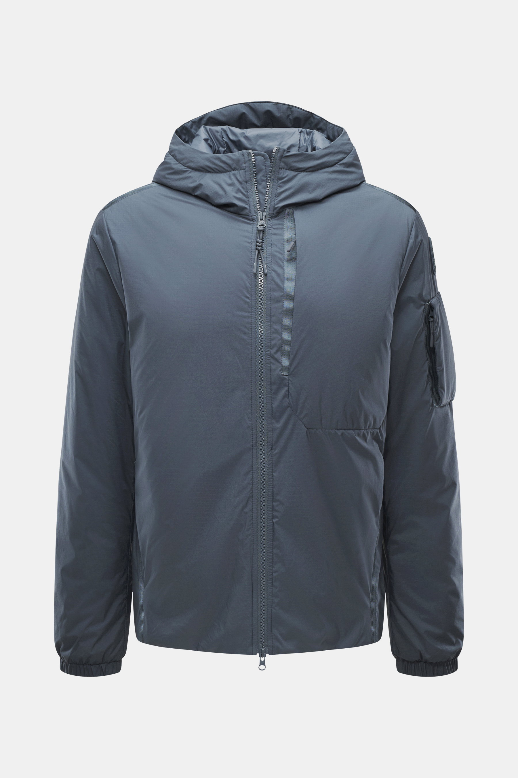 Parajumpers Jacke graublau, Frontansicht, Ribstop Microfaser, glatter Griff, Primaloft Wattierung, Slim Fit, Zwei-Wege-Reißverschluss, Kapuzenkragen, Brust- und Hüfttaschen mit Zipper, Ärmel-Zipper-Tasche, elastische Bündchen, glattes Futter, Innentasche.