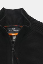 Parajumpers Strickjacke 'Levico' schwarz, Detailaufnahme von oben, Strick aus Wolle/Microfaser, schwere Qualität, weicher Griff, mittelfeines Strickbild, Regular Fit, Zwei-Wege-Reißverschluss, gerippter Stehkragen, schmale Rippstrick-Kontraststreifen, Log