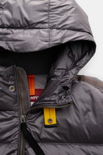 Parajumpers Daunenblouson 'Pharrell' grau, Nahaufnahme von Kapuze und Reißverschluss, strapazierfähige Microfaser, leichte Daunenfüllung, wasserabweisend, winddicht, atmungsaktiv, Slim Fit, robuster Zwei-Wege-Reißverschluss, Kapuze mit Tunnelzug, elastisc