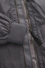 Parajumpers Blouson 'Tuam' dunkelgrau, Detailaufnahme von Reißverschluss und Ärmelbündchen, hochwertige Microfaser, wind- und wasserabweisend, Slim Fit.