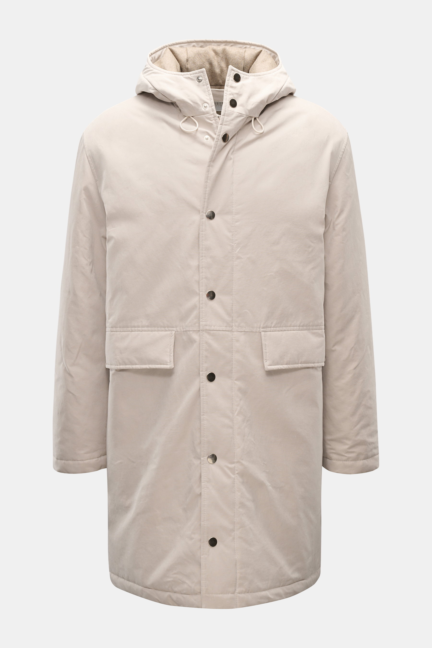 Frontale Ansicht des 04651/ A trip in a bag Parka 'MC26' sand aus gewachster Baumwolle mit Kapuze, Woll-Mix-Futter, Regular Fit und großen Taschen.