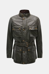 Belstaff Wachsjacke 'Trialmaster' dark olive, Frontansicht, Slim Fit, gewachste, wasserabweisende Baumwolle, Taillengürtel, Brust- und Fronttaschen, Cordkragen.