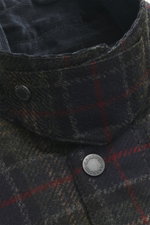 Close-up front view of the Barbour Wool Jacket 'Tartan Bedale' navy/dark green/burgundy checkered collar, showing pure wool fabric, fine corduroy collar with tartan trim, logo snap buttons, and textured tartan woven pattern. Well prepared for the transiti