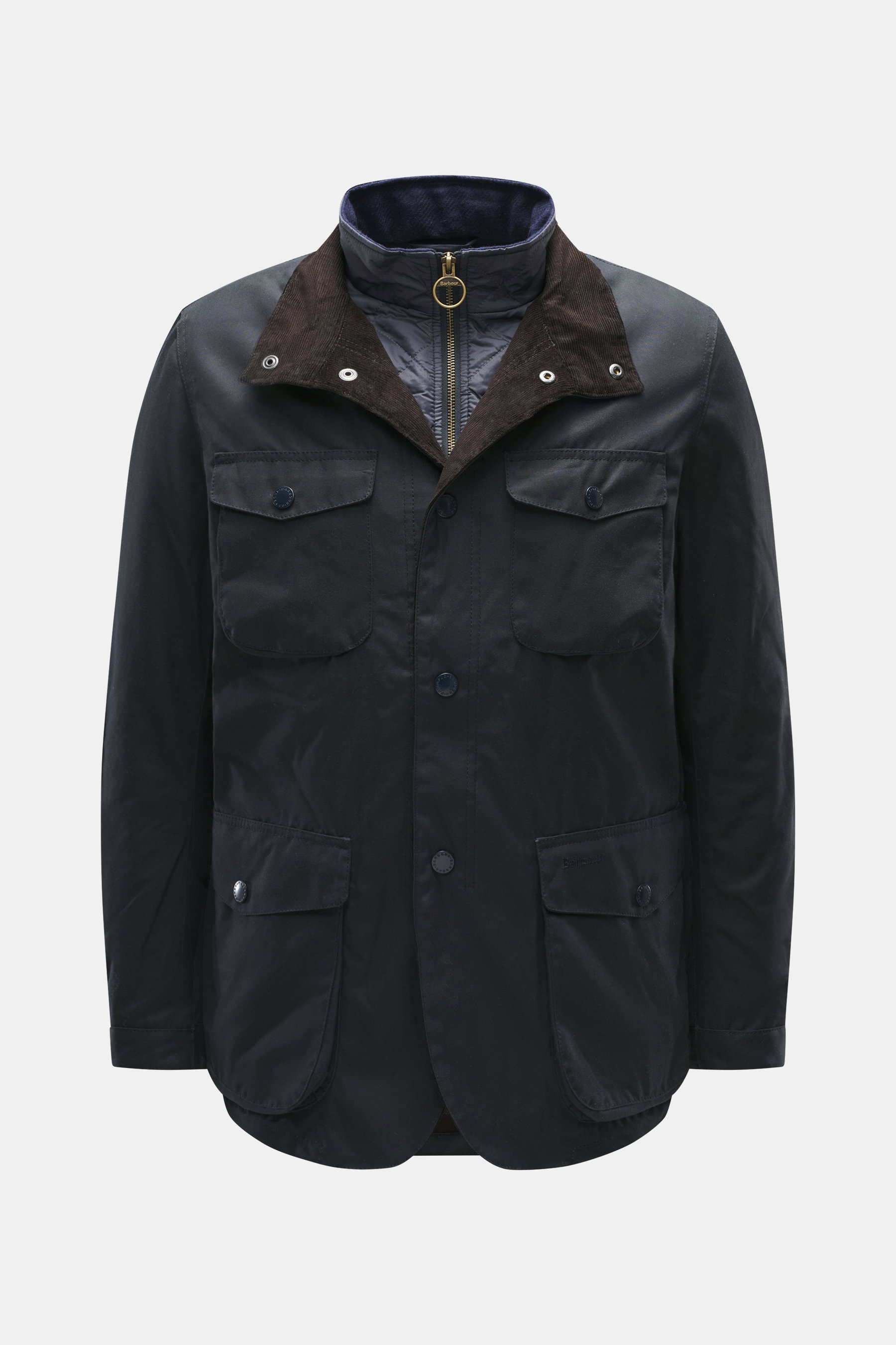 Vorderansicht der Barbour Wachsjacke 'Ogston' dark navy aus gewachster, wasserabweisender Baumwolle mit Taschen, Stehkragen und Double-Front.