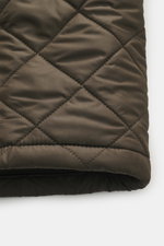 Close-up of the quilted fabric and stitching of the Barbour Quilted jacket 'Powell Quilt' dark olive, shown from the side.

Description: <p>Styled after the popular Chelsea design, the 'Powell Quilt' quilted jacket features light padding and a fleece lini