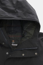 Barbour Wachsparka 'Northfield Waterproof' navy, Detailansicht von oben, Kapuze mit Tartan-Futter, robuster Reißverschluss, gewachste Baumwolle, wasserabweisend, atmungsaktiv, mit Fleecefutter.