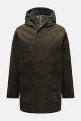 Barbour Wachsparka 'Northfield Waterproof' dark olive, frontale Nahaufnahme mit Kapuze, Taschen, wasserabweisend, warm wattiert, Regular Fit.