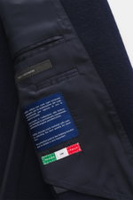Innenansicht der halb gefütterten Fedeli Cashmere Jacke navy aus reiner Cashmere, mit weichem Griff, Slim Fit, Stehkragen, Vier-Knopf-Leiste, klassischer Brusttasche, Hüfttaschen, Kissing Buttons und Seitenschlitzen.