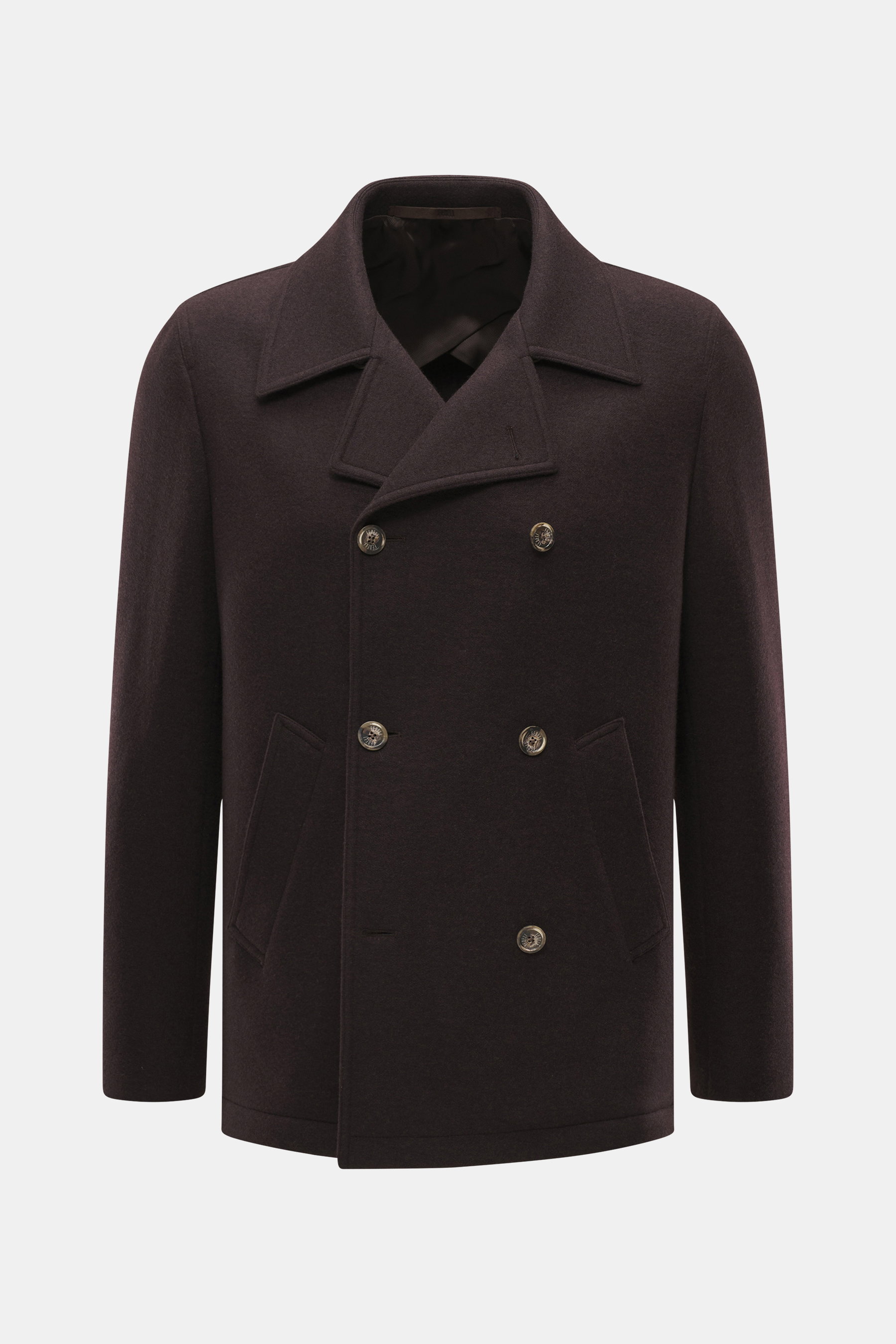 Fedeli Cashmere Cabanjacke dunkelbraun, frontal fotografiert, Slim Fit, Doubleface-Jersey aus reinem Cashmere, sehr weich, variabler Kragen, zweireihiger Drei-Knopf-Stil, schräge Leistentaschen, Unconstructed Design, zwei Innentaschen.