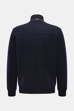 Fedeli Cashmere-Blouson 'Surreale' navy, Rückansicht mit hochschließendem Rippstrickkragen, Slim Fit, elastischen Bündchen, reiner Cashmere, glatte Knopfleiste nicht sichtbar.