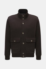 Fedeli Cashmere-Blouson 'Surreale' dunkelbraun, Vorderansicht, Slim Fit, reiner Cashmere, Strickkragen, glatte Knopfleiste, Taschen mit Patte, elastische Bündchen.