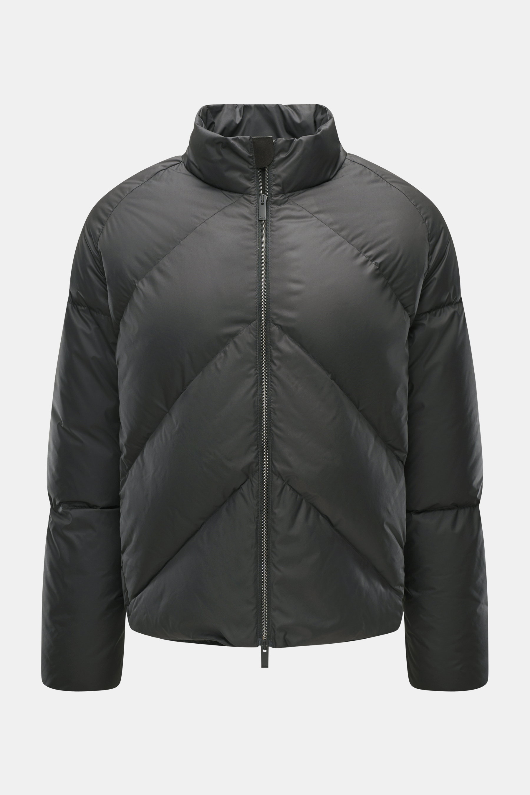 Sealup Daunenjacke schwarz frontal mit Stehkragen, Zwei-Wege-Reißverschluss, Slim Fit, hochwertiger Microfaser, glattem Griff, Daunenfüllung und Taschen.